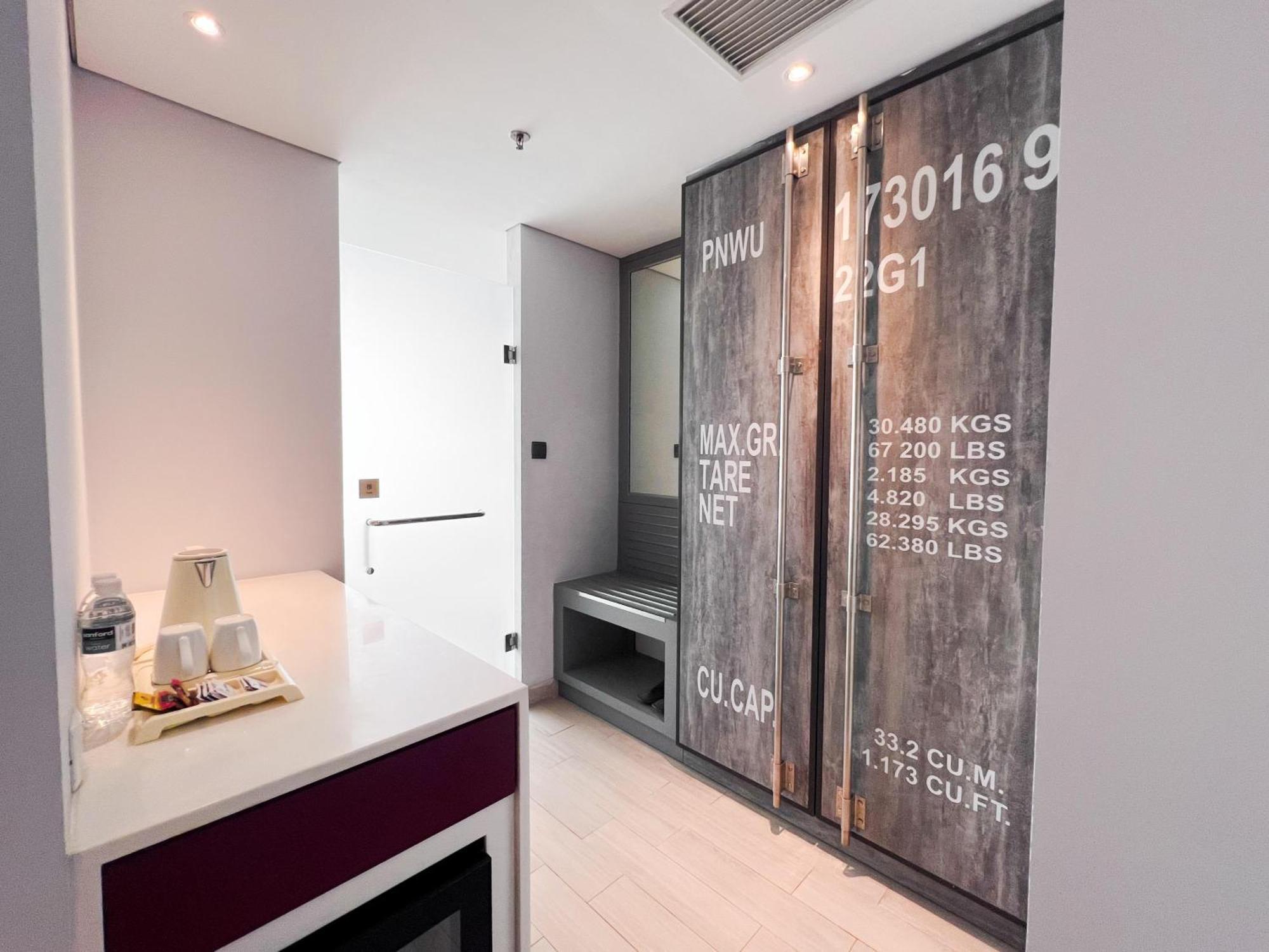 Hotel Ibis Styles Batam Nagoya Exterior foto