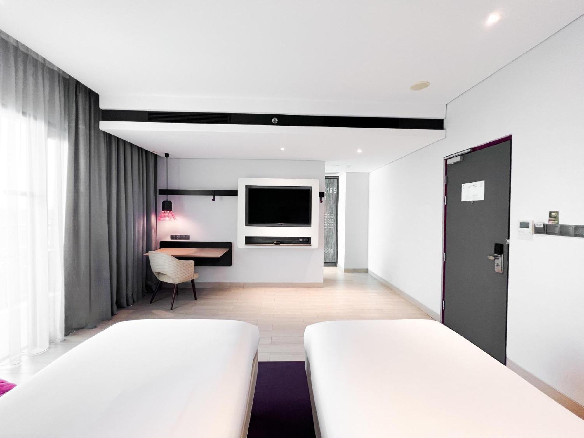 Hotel Ibis Styles Batam Nagoya Exterior foto